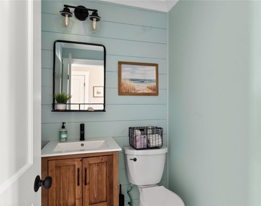 181 Wilmot Road - Photo Thumbnail 15