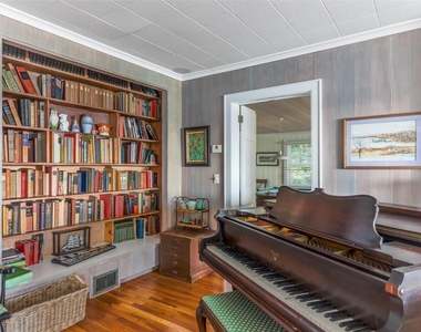 930 W Cove Road - Photo Thumbnail 2