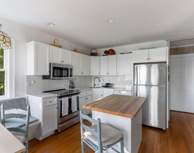 930 W Cove Road - Photo Thumbnail 9