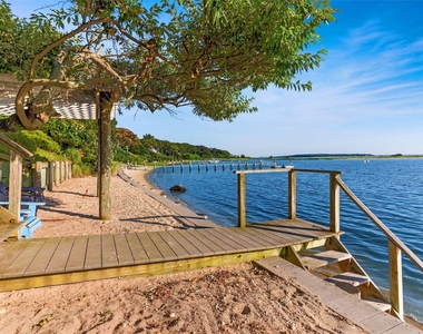 930 W Cove Road - Photo Thumbnail 31