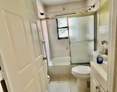 314 E 35th Street - Photo Thumbnail 8
