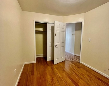 314 E 35th Street - Photo Thumbnail 6