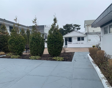 20 Wyoming Avenue - Photo Thumbnail 1