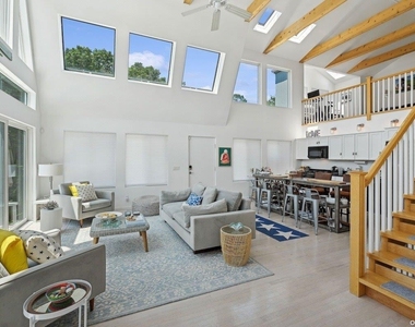2 William Way - Photo Thumbnail 7