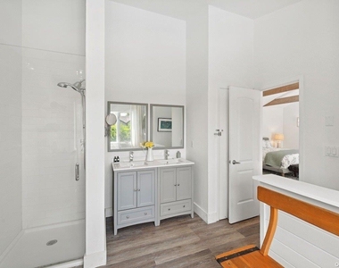 2 William Way - Photo Thumbnail 28