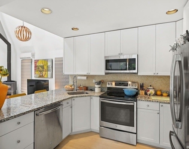 2 William Way - Photo Thumbnail 8