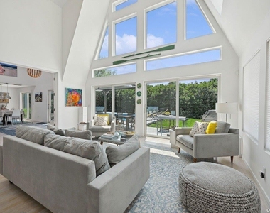 2 William Way - Photo Thumbnail 6