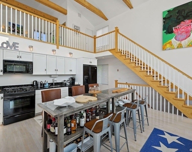 2 William Way - Photo Thumbnail 13