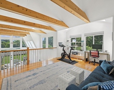 2 William Way - Photo Thumbnail 19