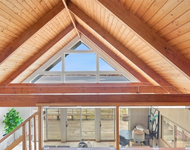 298 Dune Road - Photo Thumbnail 28