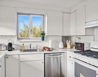 298 Dune Road - Photo Thumbnail 3
