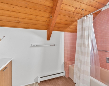 298 Dune Road - Photo Thumbnail 32