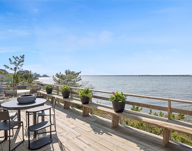298 Dune Road - Photo Thumbnail 2