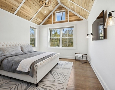 910 Glenn Road - Photo Thumbnail 12