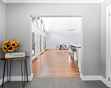 300 Marion Place - Photo Thumbnail 4