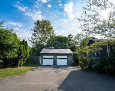 300 Marion Place - Photo Thumbnail 21