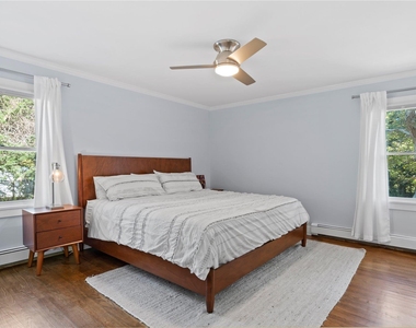 300 Marion Place - Photo Thumbnail 6