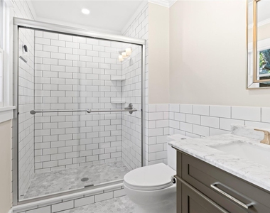 300 Marion Place - Photo Thumbnail 7