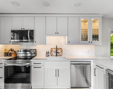 6 West End Avenue - Photo Thumbnail 7