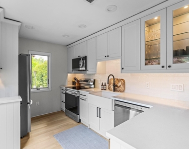 6 West End Avenue - Photo Thumbnail 6
