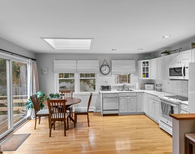 3 Crestview Drive - Photo Thumbnail 4