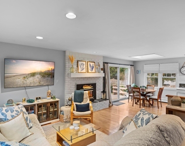 3 Crestview Drive - Photo Thumbnail 2