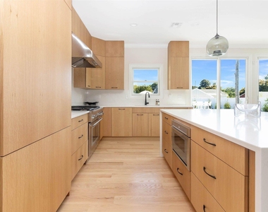 950 Tasker Lane - Photo Thumbnail 4