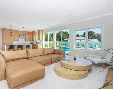 950 Tasker Lane - Photo Thumbnail 11