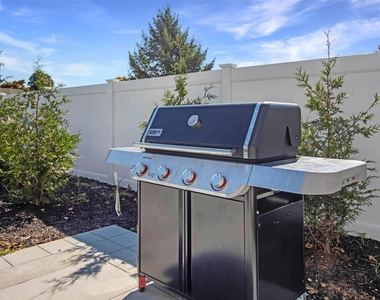 950 Tasker Lane - Photo Thumbnail 29