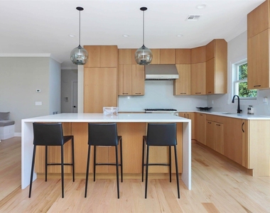 950 Tasker Lane - Photo Thumbnail 6