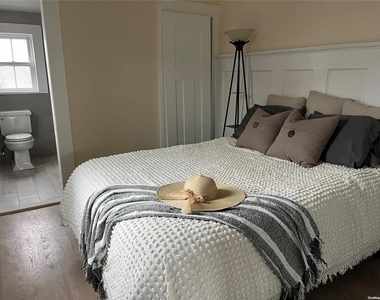 600 Bayberry Walk - Photo Thumbnail 5