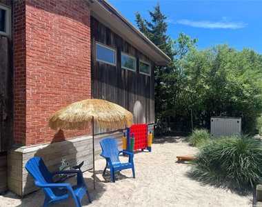 101 Bungalow Walk - Photo Thumbnail 13