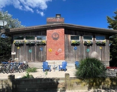 101 Bungalow Walk - Photo Thumbnail 1