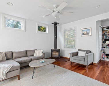 38 Homesite Avenue - Photo Thumbnail 9
