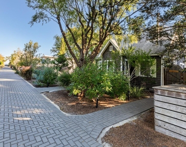 38 Homesite Avenue - Photo Thumbnail 20