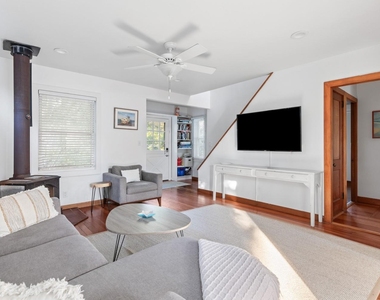38 Homesite Avenue - Photo Thumbnail 6