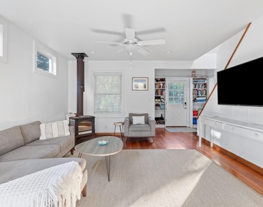 38 Homesite Avenue - Photo Thumbnail 5