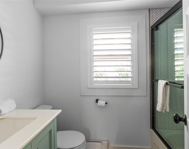 311 Wilmot Road - Photo Thumbnail 6