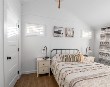 311 Wilmot Road - Photo Thumbnail 4