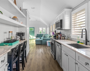 311 Wilmot Road - Photo Thumbnail 8