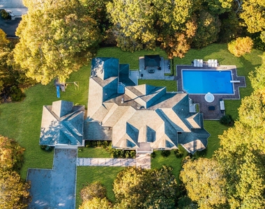 10 Bay Woods Drive - Photo Thumbnail 1