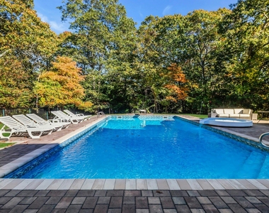 10 Bay Woods Drive - Photo Thumbnail 15
