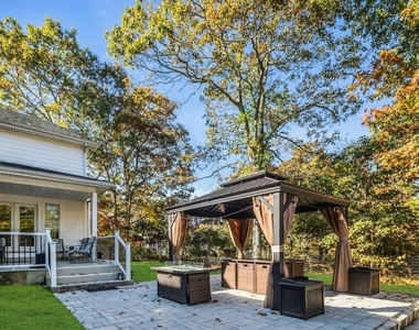 10 Bay Woods Drive - Photo Thumbnail 20