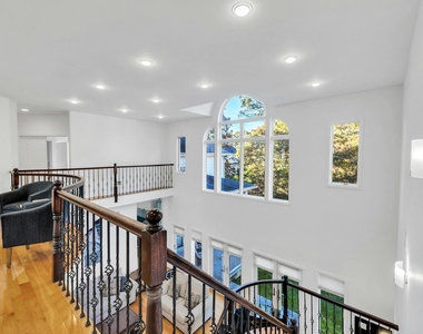 10 Bay Woods Drive - Photo Thumbnail 2