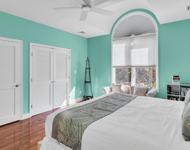 10 Bay Woods Drive - Photo Thumbnail 5
