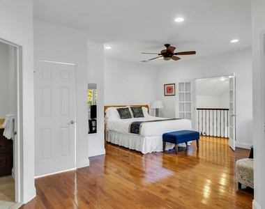10 Bay Woods Drive - Photo Thumbnail 6