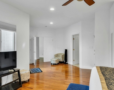 10 Bay Woods Drive - Photo Thumbnail 7