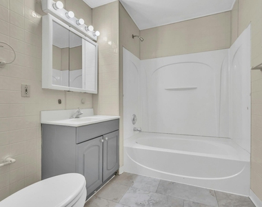 10 Bay Woods Drive - Photo Thumbnail 12