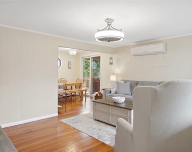 220 Fiddler Lane - Photo Thumbnail 2
