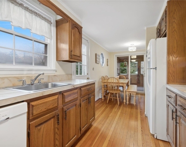 220 Fiddler Lane - Photo Thumbnail 6
